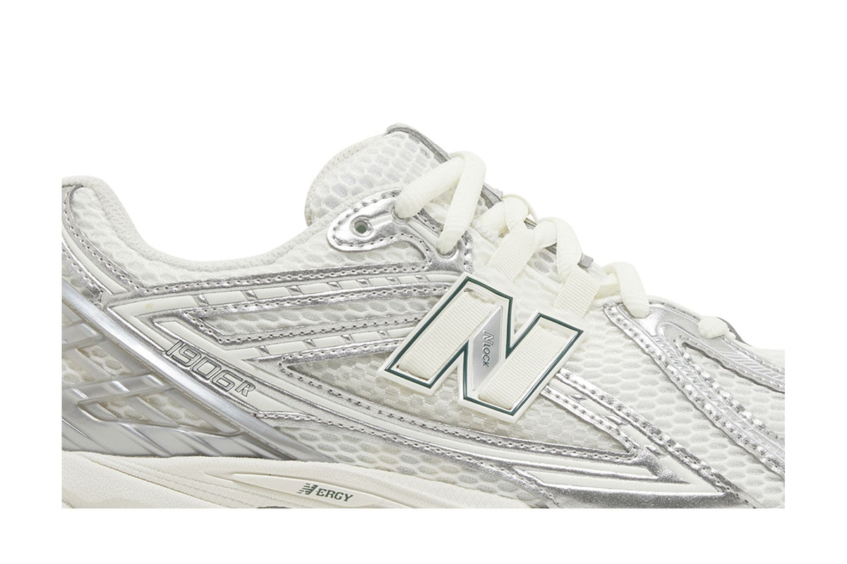 New Balance 1906R Silver Metallic Sea Salt sneaker afbeelding 2 - stylecode M1906REE