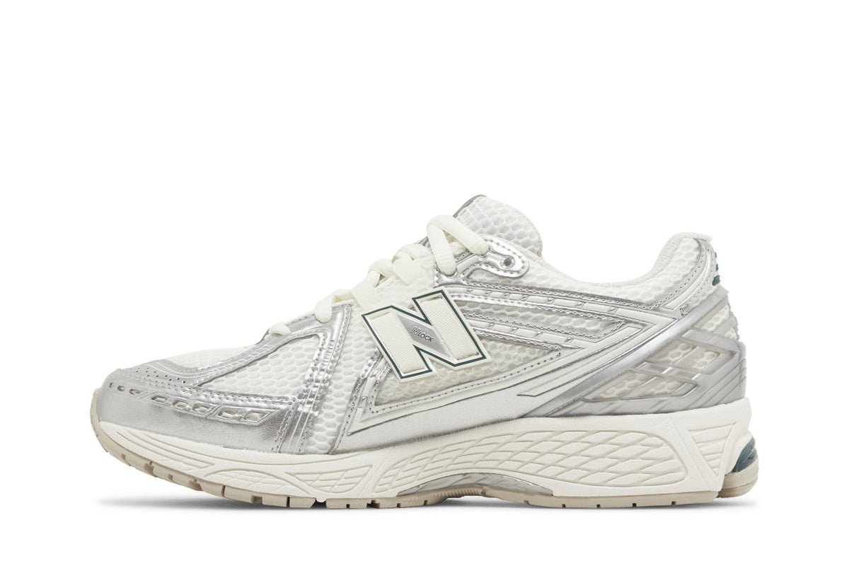 New Balance 1906R Silver Metallic Sea Salt sneaker afbeelding 3 - stylecode M1906REE