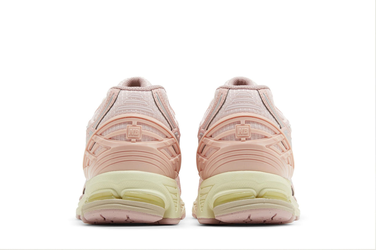 New Balance 1906R Lunar New Year Pink sneaker afbeelding 6 - stylecode M1906NLN