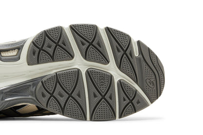 ASICS Gel-NYC 2055 Pale Oak Truffle Grey sneaker afbeelding 5 - stylecode 1203A542-200