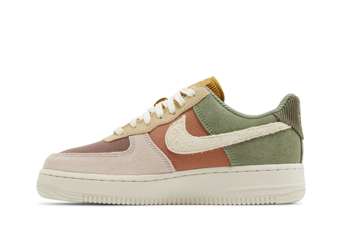 Nike Air Force 1 Low '07 LX Oil Green Terra Blush (Women's) sneaker afbeelding 3 - stylecode FZ3782-386