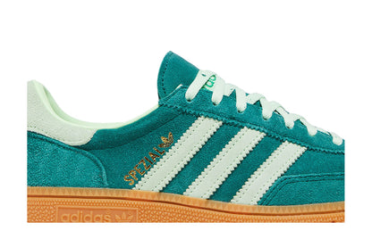 adidas Handball Spezial Collegiate Green Semi Green Spark (Women's) sneaker afbeelding 2 - stylecode IE5896