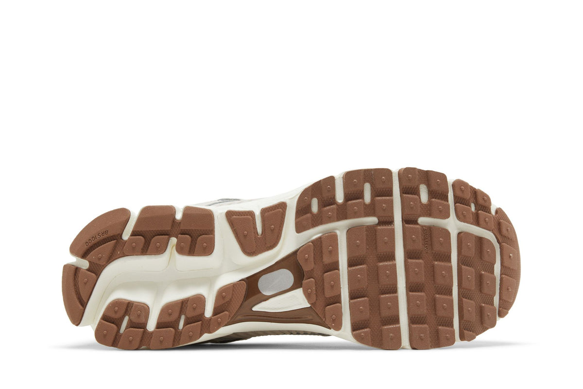 Nike Zoom Vomero 5 Light Orewood Brown (Women's) sneaker afbeelding 4 - stylecode FZ3780-101