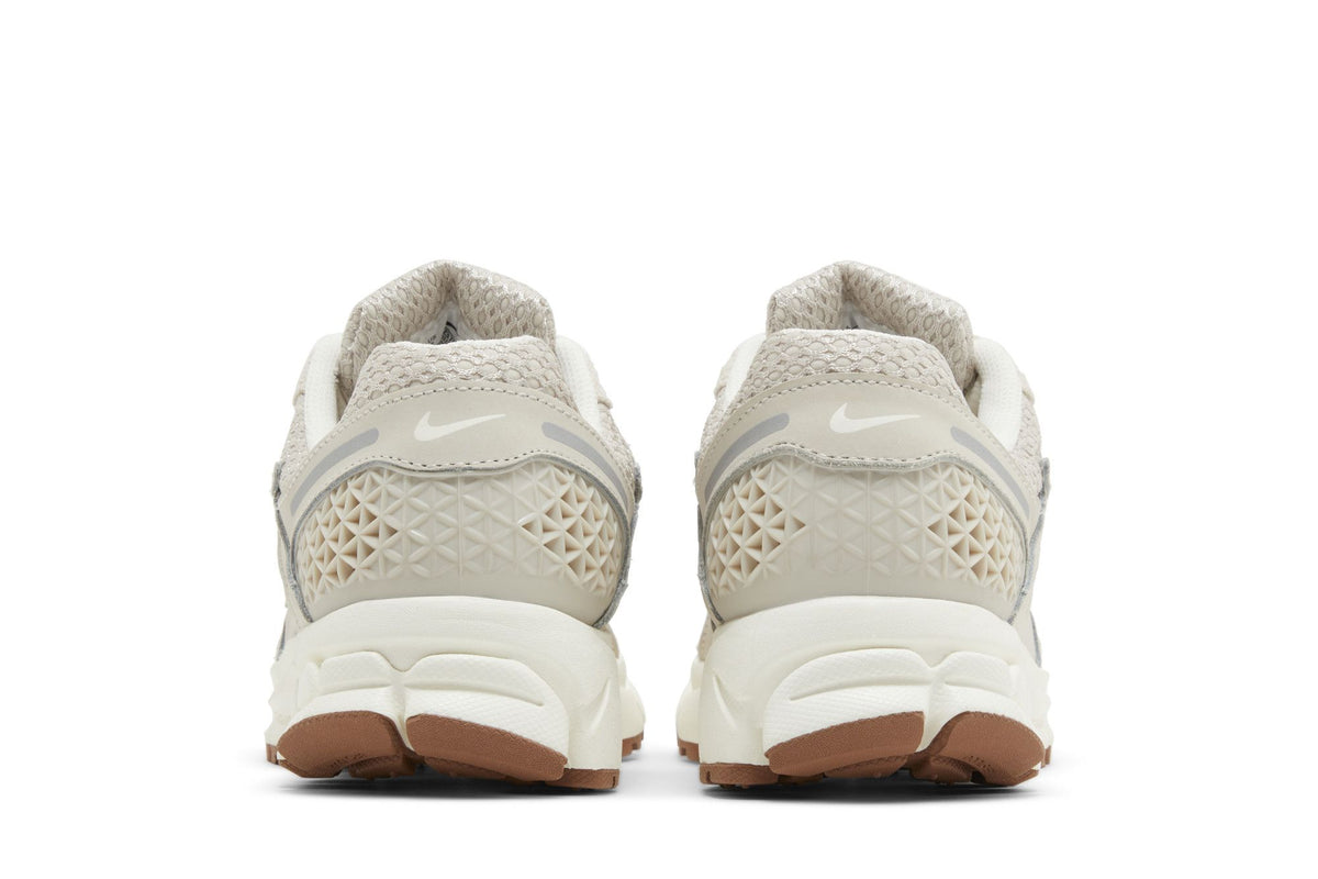 Nike Zoom Vomero 5 Light Orewood Brown (Women's) sneaker afbeelding 6 - stylecode FZ3780-101