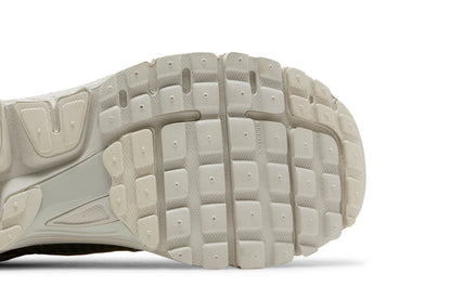 Nike Zoom Vomero 5 Neutral Olive sneaker afbeelding 5 - stylecode FJ1915-200