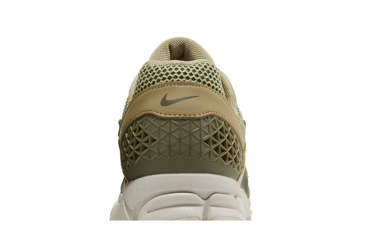Nike Zoom Vomero 5 Neutral Olive sneaker afbeelding 7 - stylecode FJ1915-200