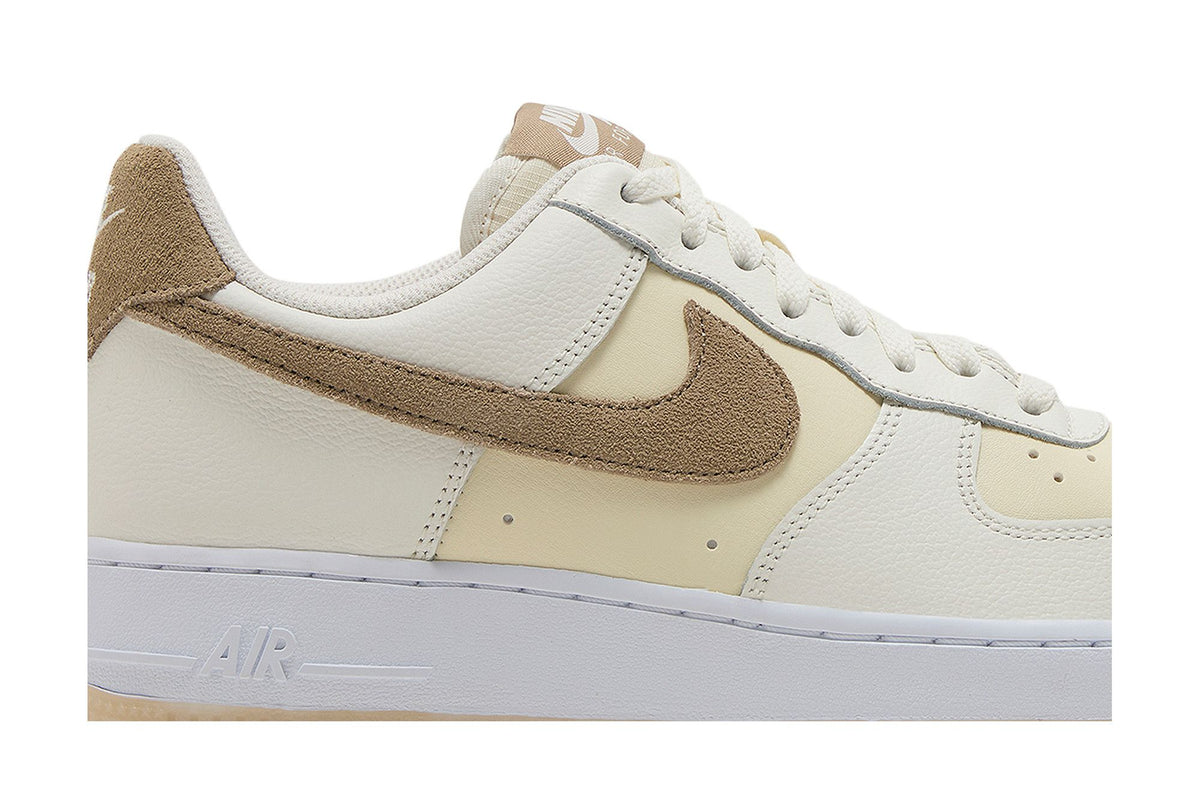 Nike Air Force 1 Low '07 LV8 Coconut Milk Khaki sneaker afbeelding 2 - stylecode FN5832-101