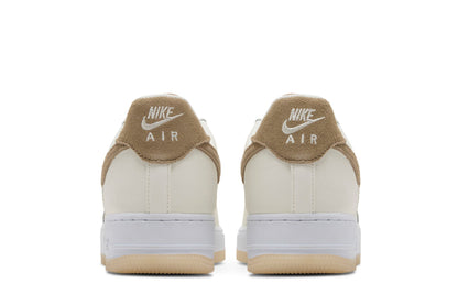 Nike Air Force 1 Low '07 LV8 Coconut Milk Khaki sneaker afbeelding 6 - stylecode FN5832-101