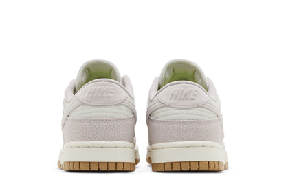 Nike Dunk Low PRM Next Nature Platinum Violet (Women's) sneaker afbeelding 6 - stylecode FN6345-001