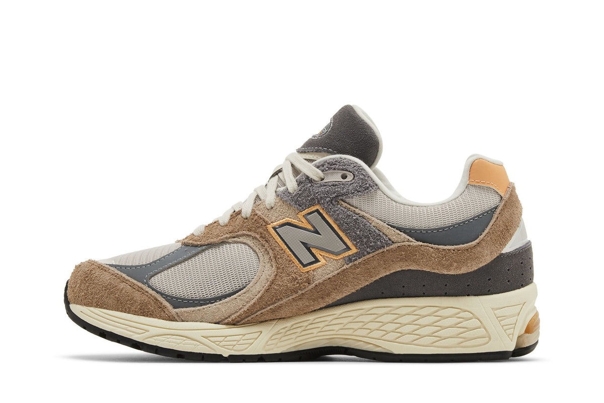 New Balance 2002R Mushroom Hazy Peach sneaker afbeelding 3 - stylecode M2002REJ
