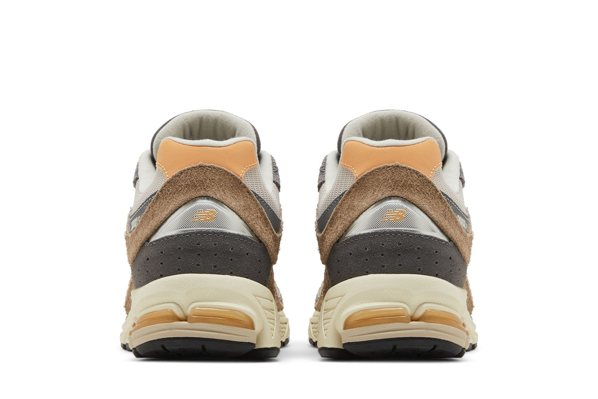 New Balance 2002R Mushroom Hazy Peach sneaker afbeelding 6 - stylecode M2002REJ