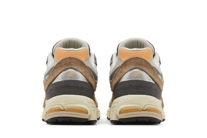 New Balance 2002R Mushroom Hazy Peach sneaker afbeelding 6 - stylecode M2002REJ