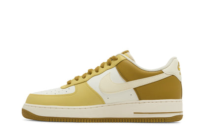 Nike Air Force 1 Low '07 Bronzine Saturn Gold sneaker afbeelding 3 - stylecode FZ4034-716