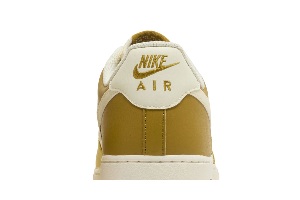 Nike Air Force 1 Low '07 Bronzine Saturn Gold sneaker afbeelding 7 - stylecode FZ4034-716
