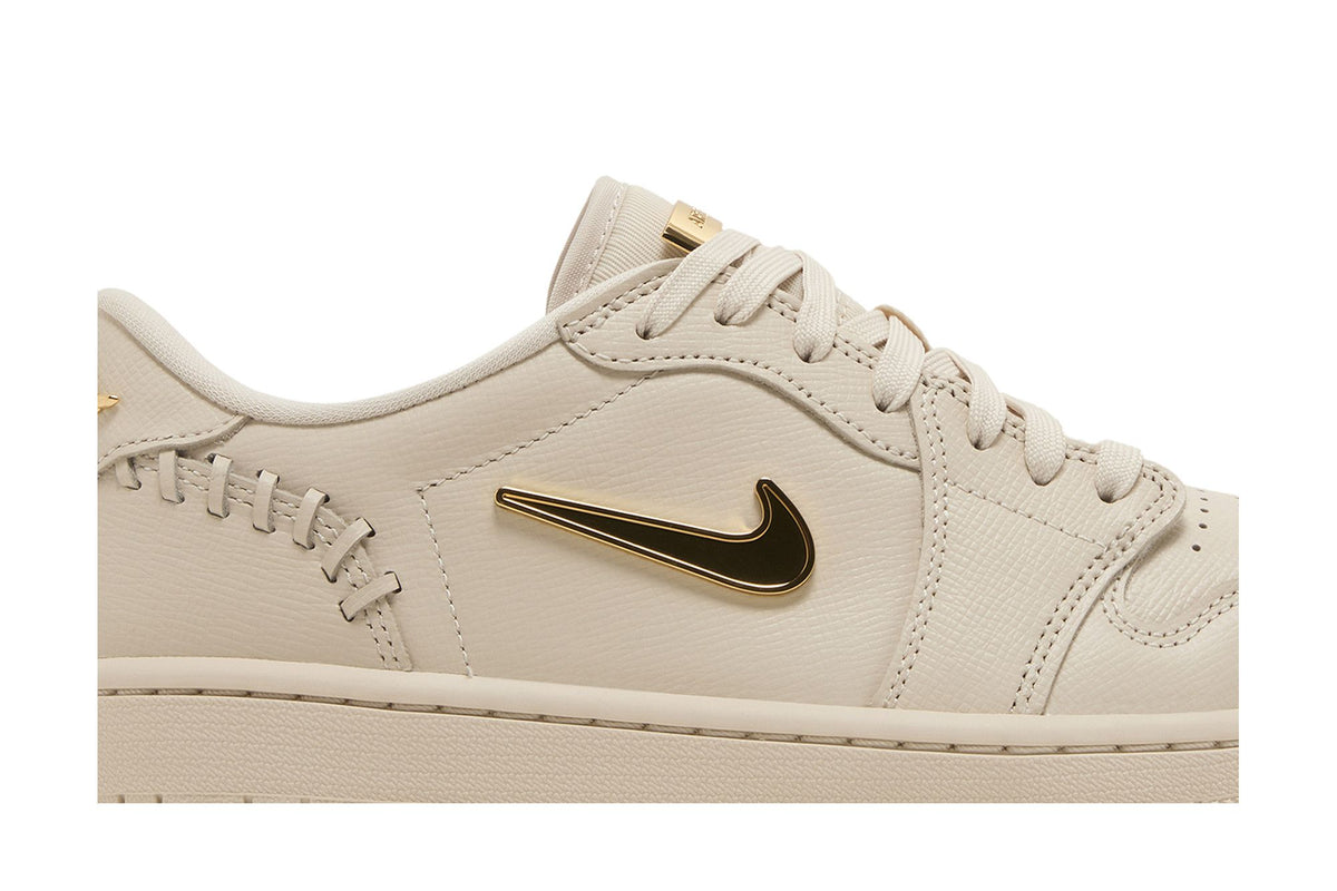 Jordan 1 Low Method of Make Legend Light Brown (Women's) sneaker afbeelding 2 - stylecode FN5032-200