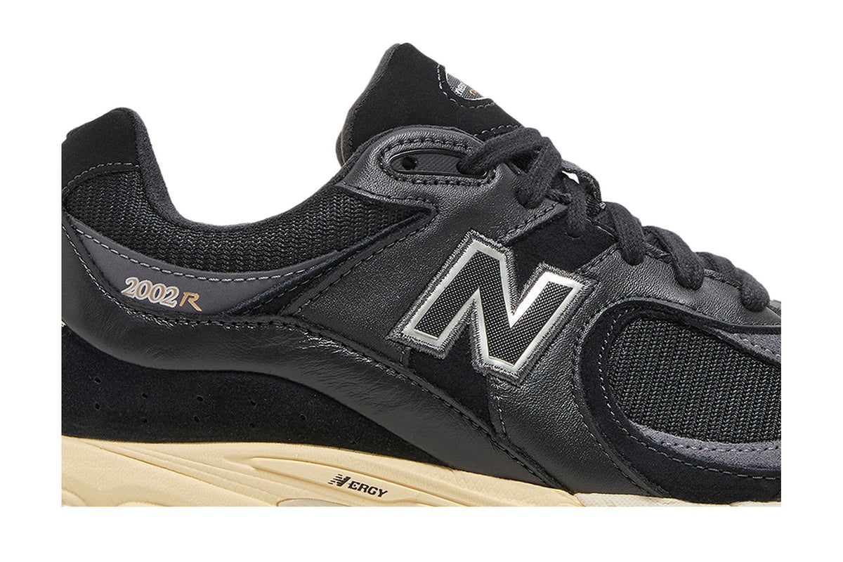 New Balance 2002R Black Vintage sneaker afbeelding 2 - stylecode M2002RIB