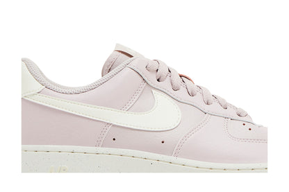 Nike Air Force 1 Low '07 SE Next Nature Platinum Violet Coconut Milk (Women's) sneaker afbeelding 2 - stylecode DV3808-001
