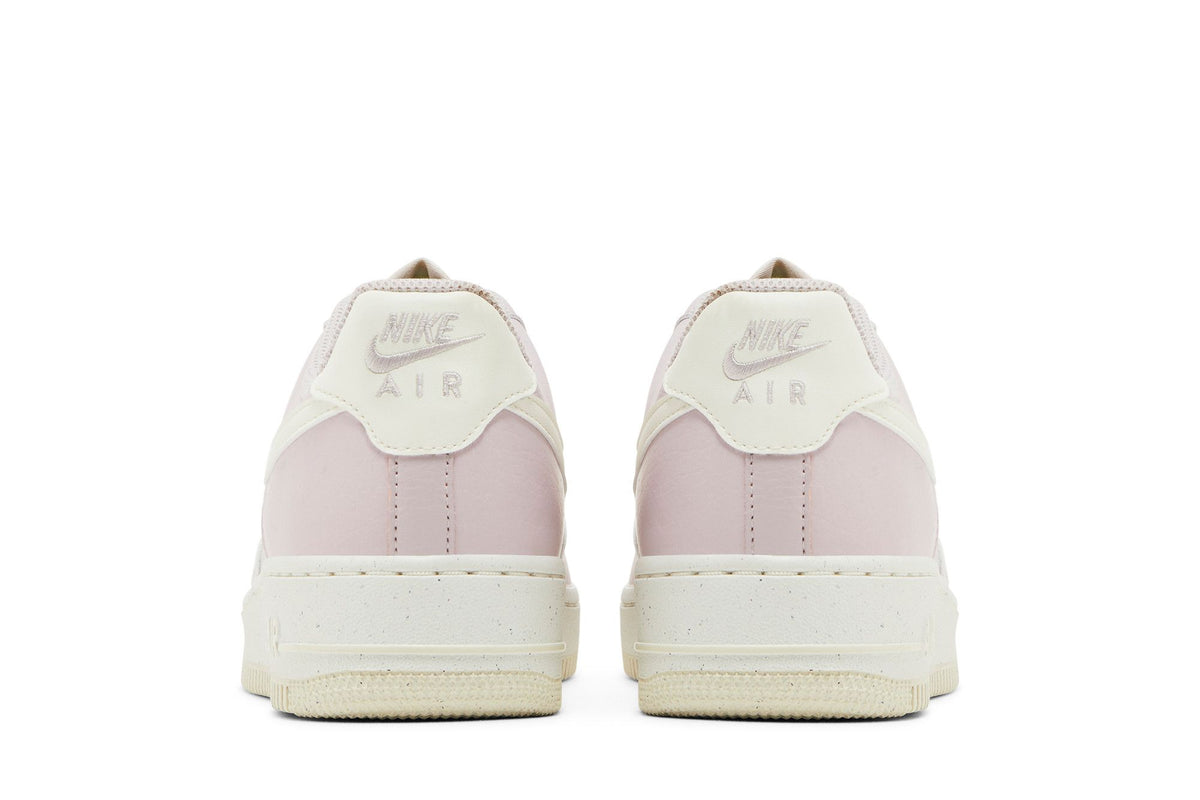 Nike Air Force 1 Low '07 SE Next Nature Platinum Violet Coconut Milk (Women's) sneaker afbeelding 6 - stylecode DV3808-001