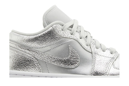 Jordan 1 Low SE Metallic Silver (Women's) sneaker afbeelding 2 - stylecode FN5030-001