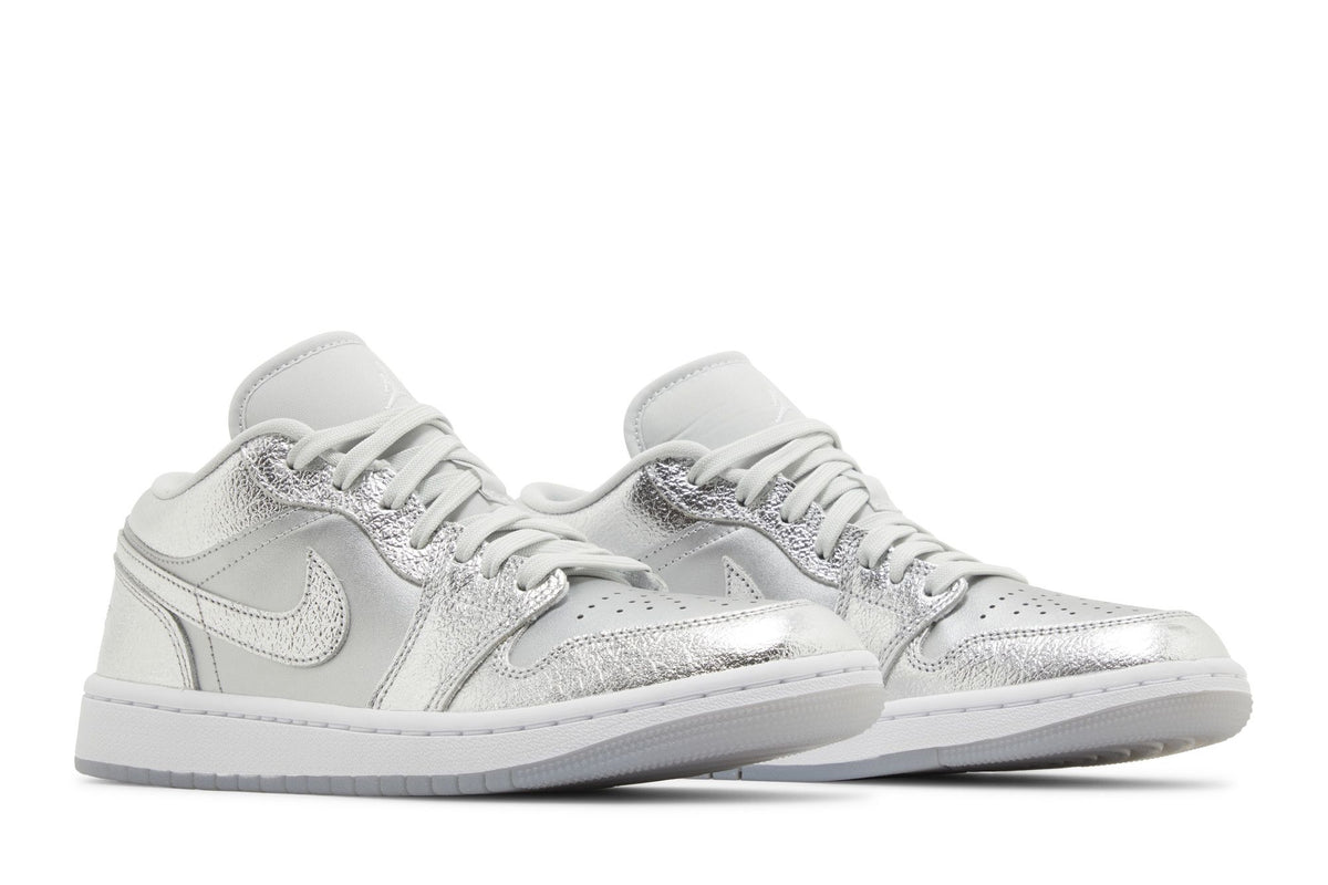 Jordan 1 Low SE Metallic Silver (Women's) sneaker afbeelding 8 - stylecode FN5030-001