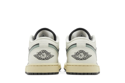 Jordan 1 Low Jade Smoke (Women's) sneaker afbeelding 6 - stylecode DC0774-001