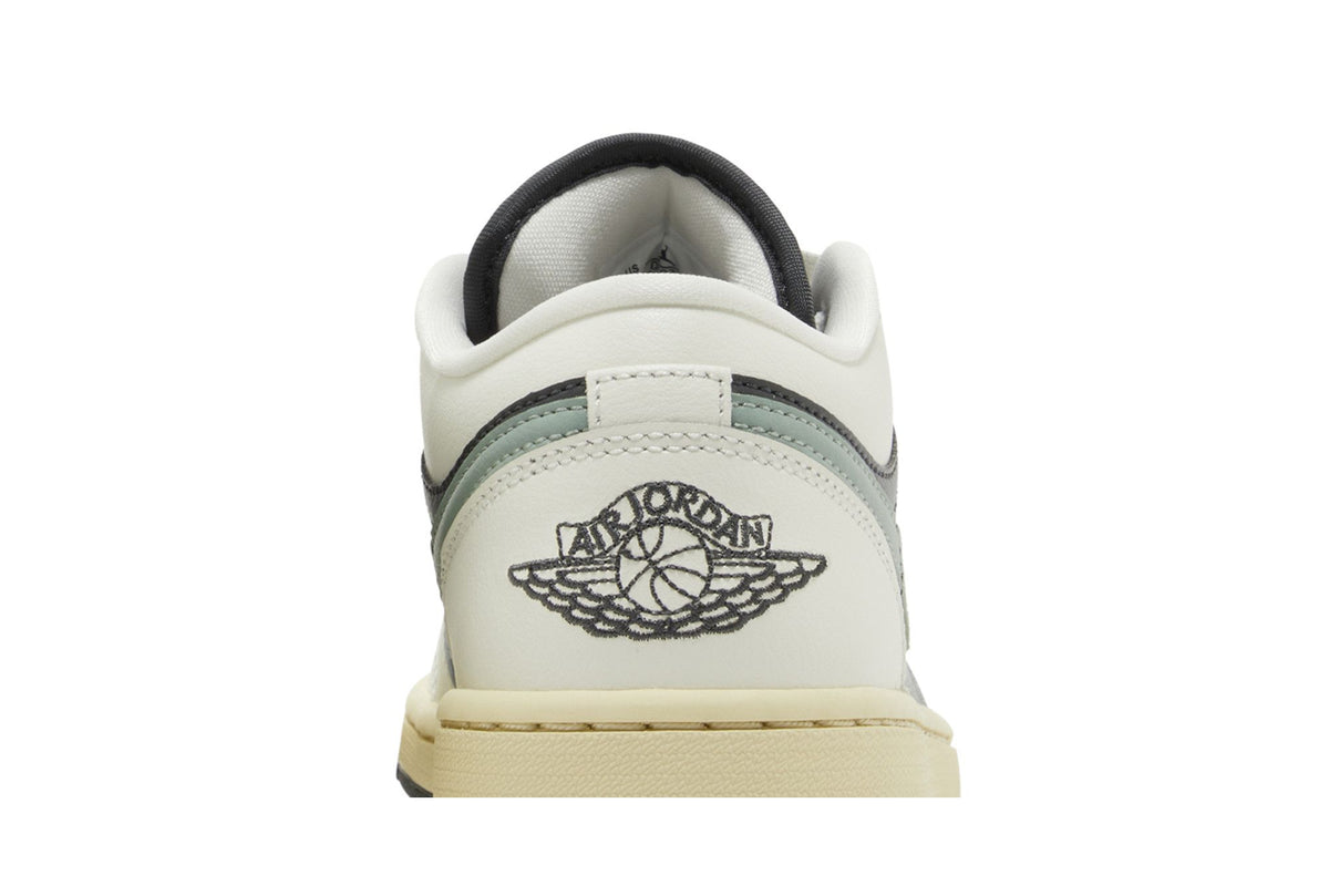 Jordan 1 Low Jade Smoke (Women's) sneaker afbeelding 7 - stylecode DC0774-001