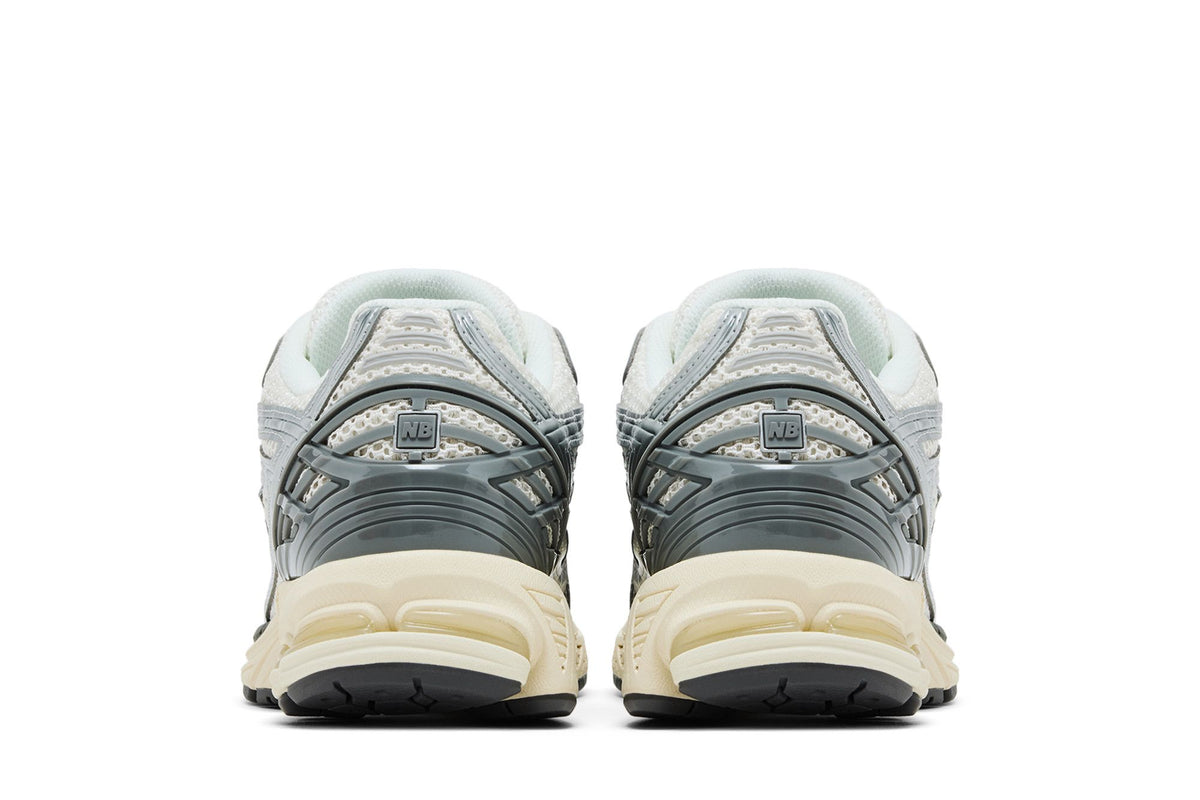 New Balance 1906R Moonrock Silver sneaker afbeelding 6 - stylecode M1906RFS