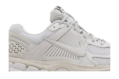 Nike Zoom Vomero 5 White Vast Grey (Women's) sneaker afbeelding 2 - stylecode FQ7079-100