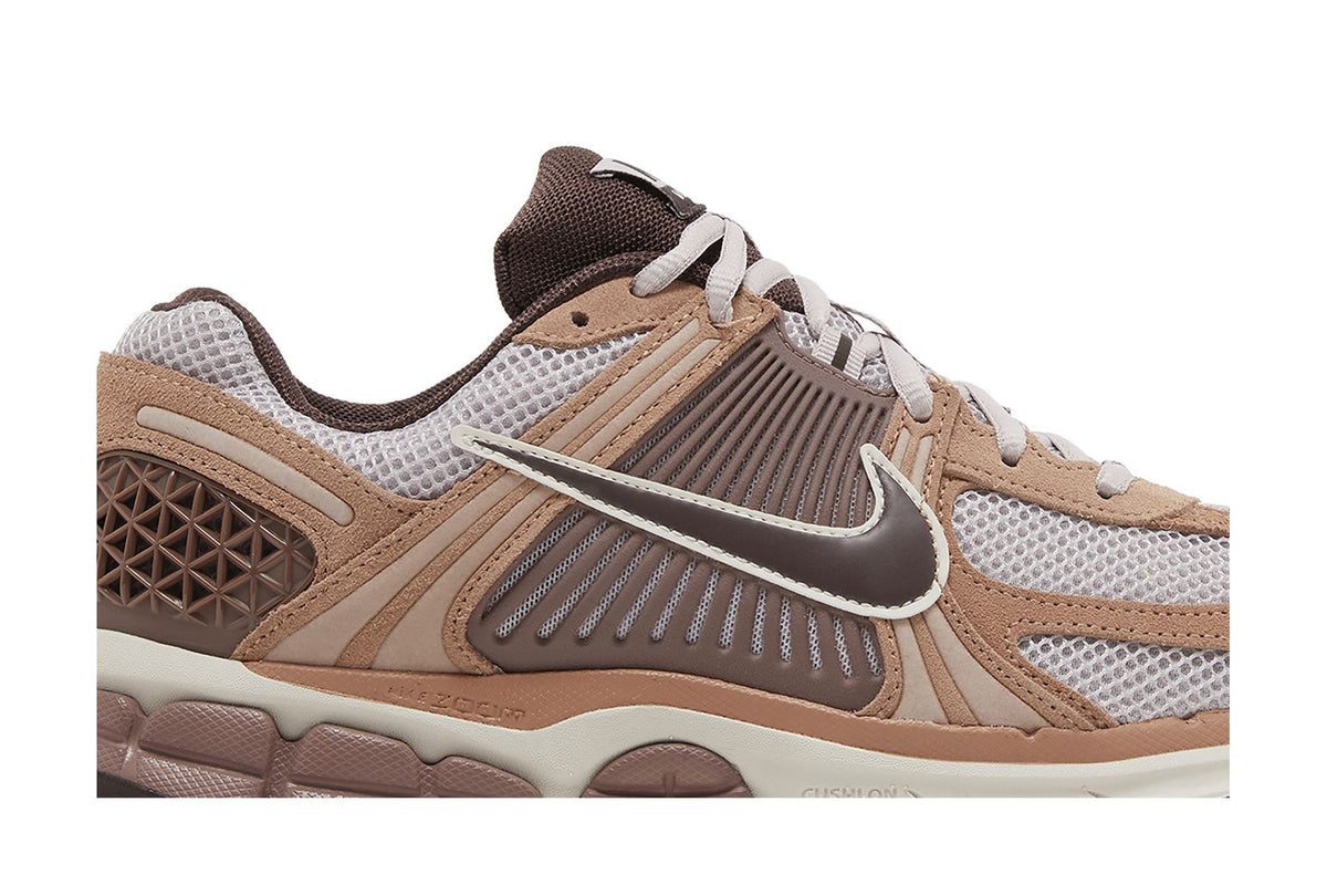 Nike Zoom Vomero 5 Dusted Clay sneaker afbeelding 2 - stylecode HF1553-200