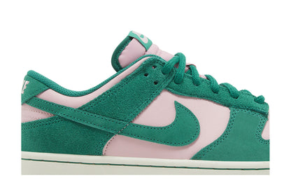 Nike Dunk Low Retro SE Medium Soft Pink Malachite sneaker afbeelding 2 - stylecode FZ0549-600