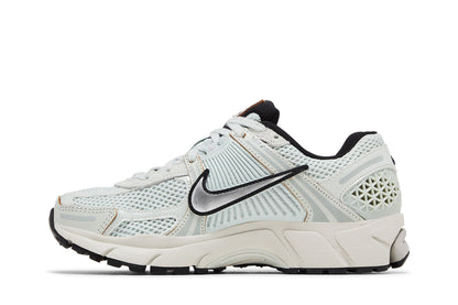 Nike Zoom Vomero 5 Light Silver Chrome (Women's) sneaker afbeelding 3 - stylecode FN6742-001