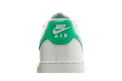 Nike Air Force 1 Low '07 Patent Platinum Tint Stadium Green sneaker afbeelding 7 - stylecode HF4864-094