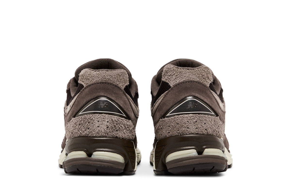 New Balance 2002R Shoe Palace Volcanic Rocks Brown sneaker afbeelding 6 - stylecode M2002RGM