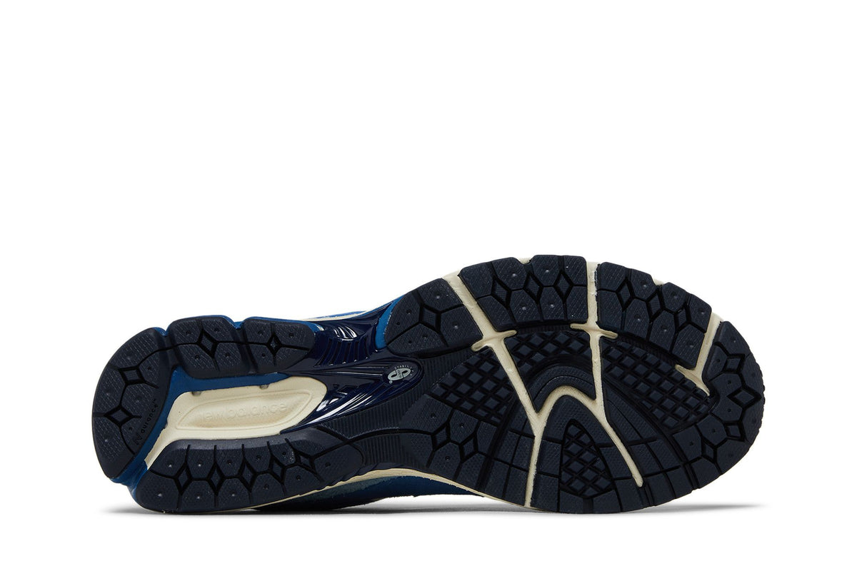 New Balance 2002R Shoe Palace Volcanic Rocks Blue sneaker afbeelding 4 - stylecode M2002RRM