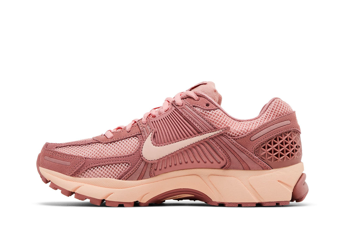 Nike Zoom Vomero 5 Red Stardust sneaker afbeelding 3 - stylecode HF1553-600