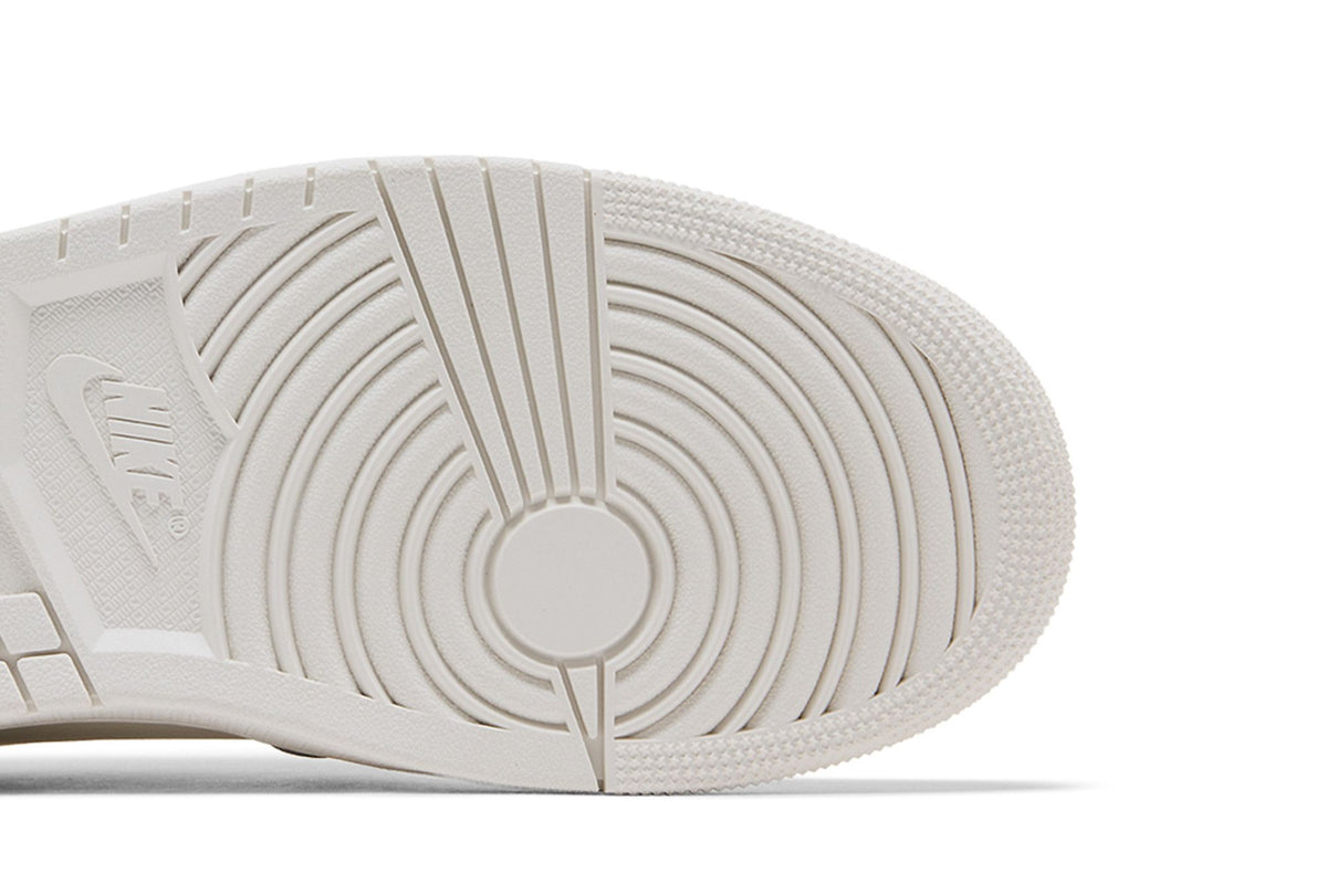 Jordan 1 Low Method of Make Sail Metallic Gold (Women's) sneaker afbeelding 5 - stylecode FN5032-100