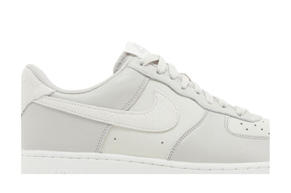 Nike Air Force 1 Low '07 LV8 Light Bone sneaker afbeelding 2 - stylecode FN5832-001