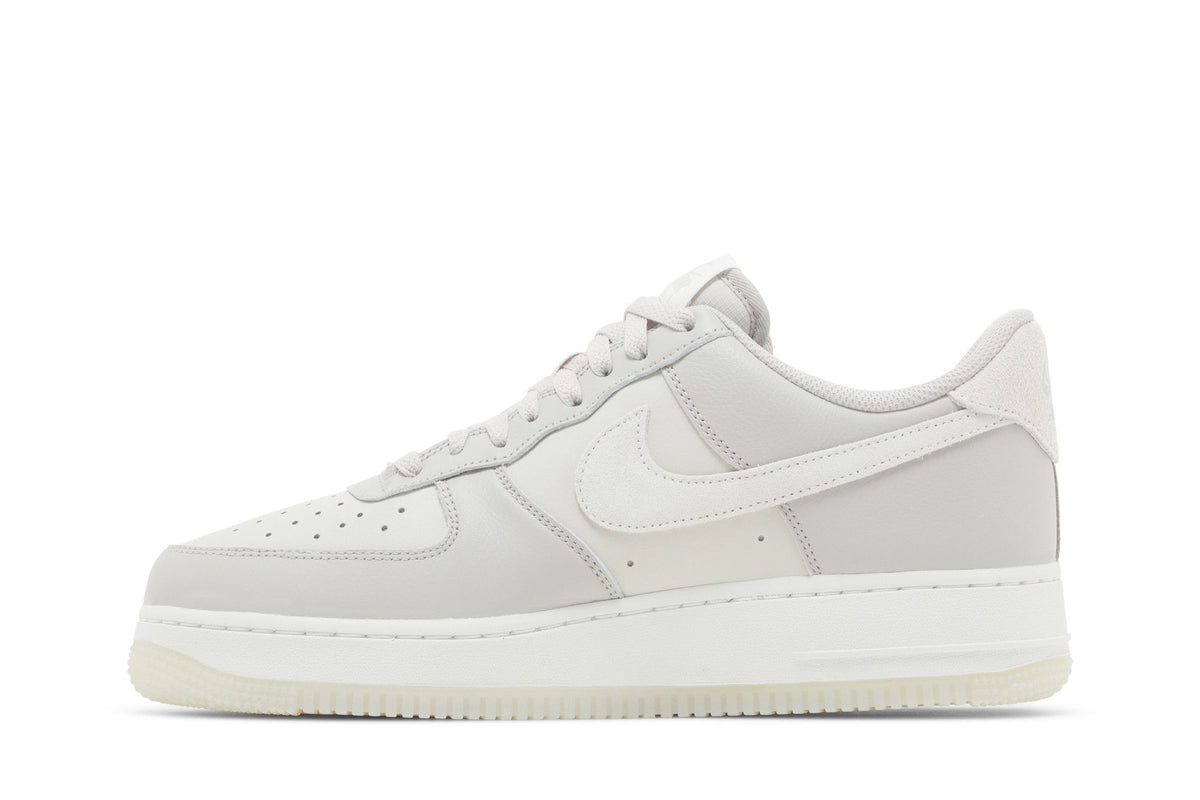 Nike Air Force 1 Low '07 LV8 Light Bone sneaker afbeelding 3 - stylecode FN5832-001