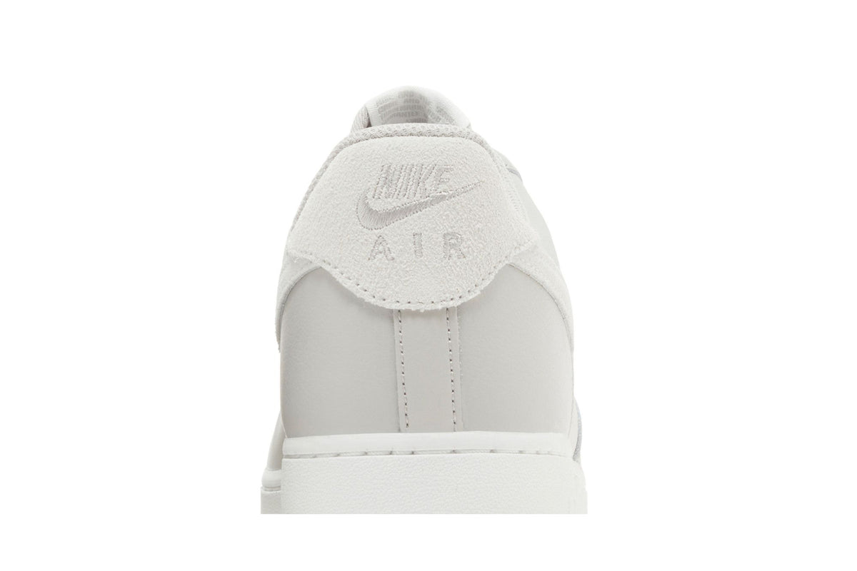 Nike Air Force 1 Low '07 LV8 Light Bone sneaker afbeelding 7 - stylecode FN5832-001