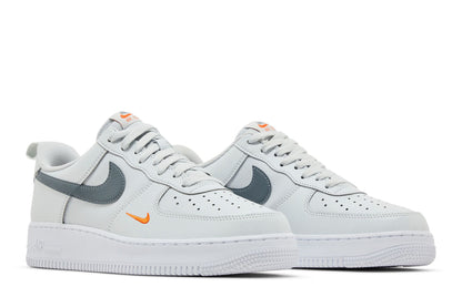 Nike Air Force 1 Low '07 Photon Dust Safety Orange sneaker afbeelding 8 - stylecode HF3836-001