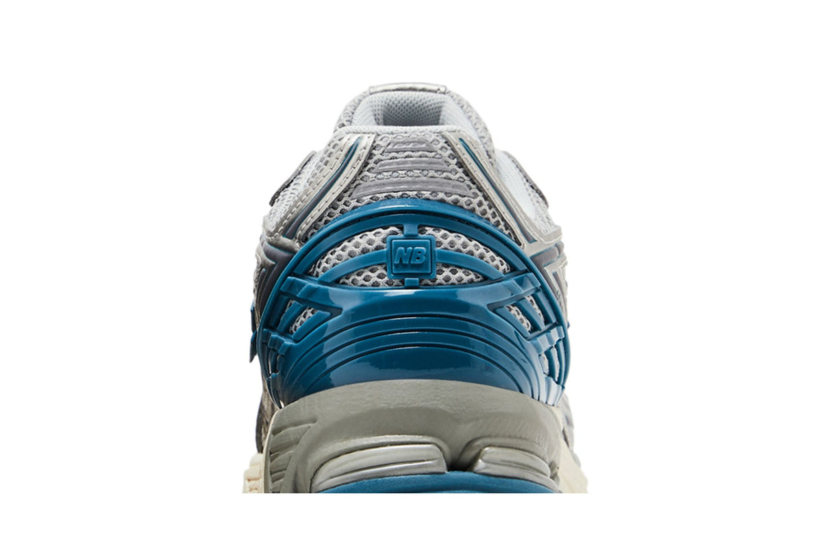 New Balance 1906R Silver Metallic Terrarium sneaker afbeelding 7 - stylecode M1906REO