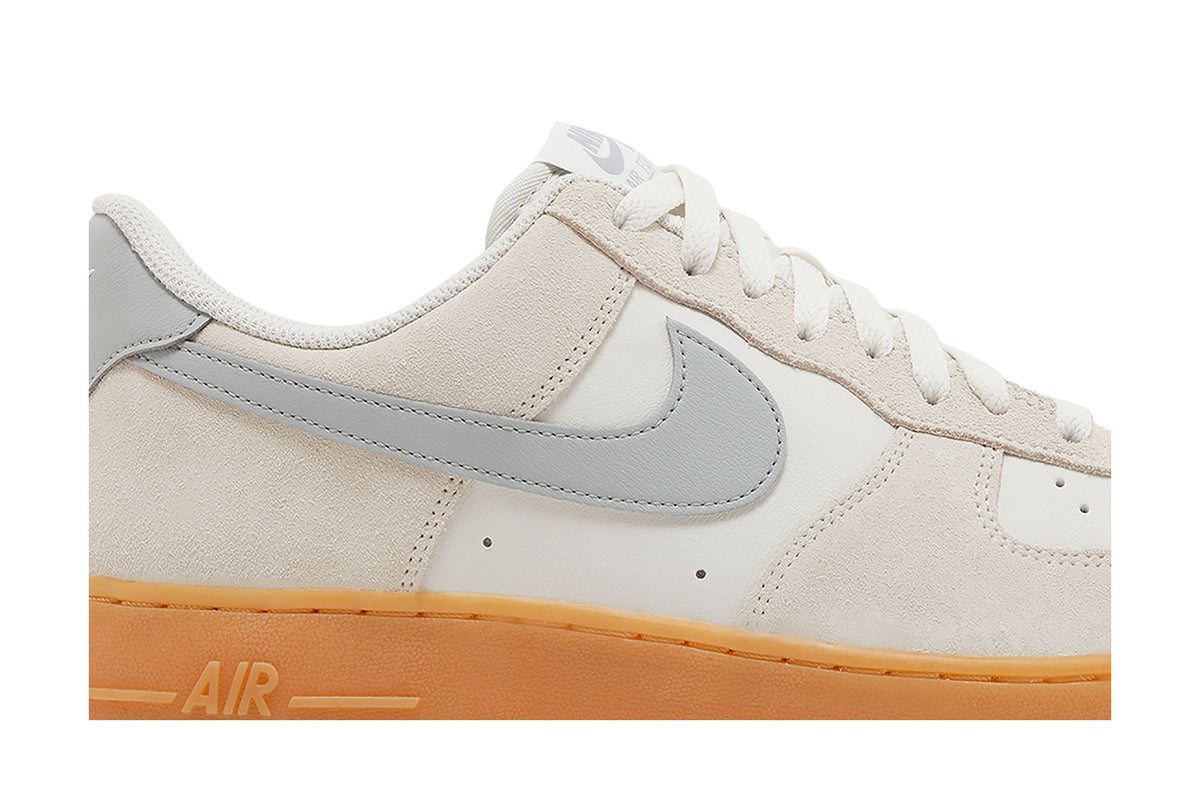 Nike Air Force 1 Low '07 LV8 Phantom Light Smoke Gum sneaker afbeelding 2 - stylecode FQ8714-002