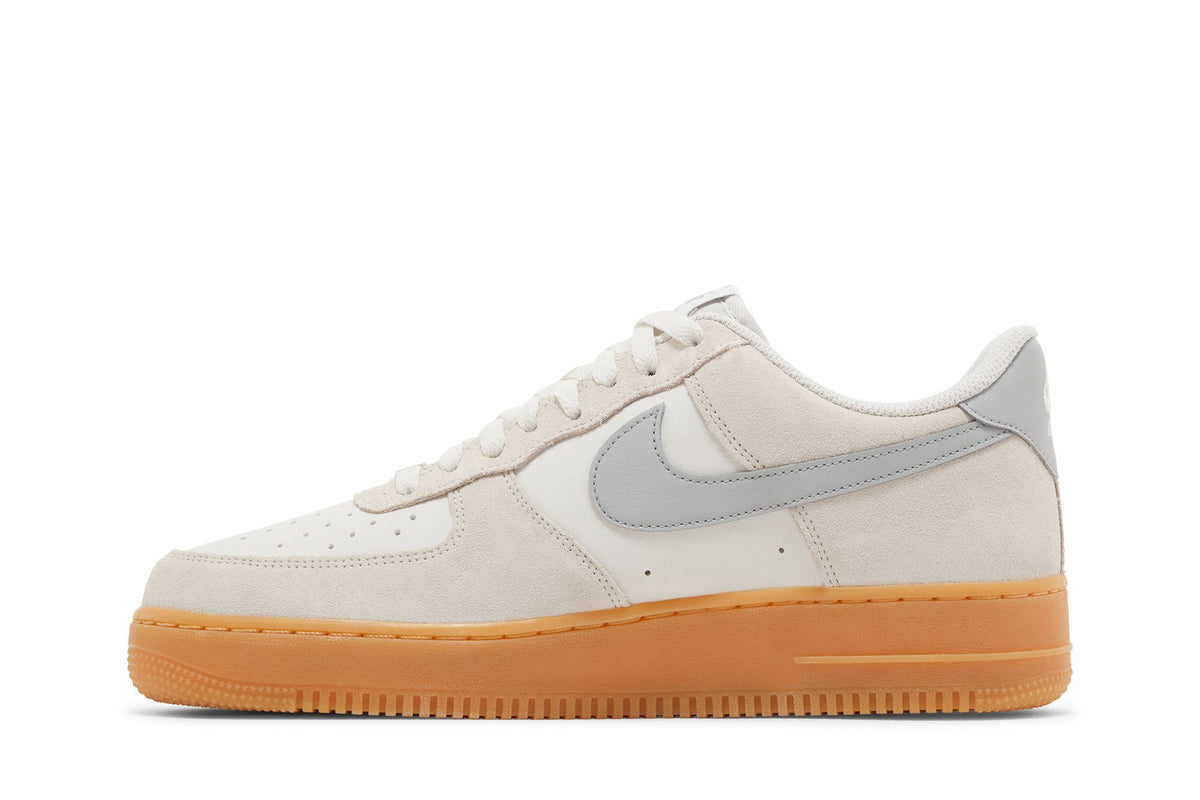 Nike Air Force 1 Low '07 LV8 Phantom Light Smoke Gum sneaker afbeelding 3 - stylecode FQ8714-002