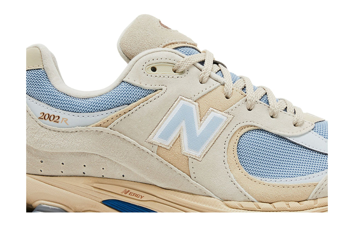 New Balance 2002R Sandstone Light Arctic Grey sneaker afbeelding 2 - stylecode M2002RBZ