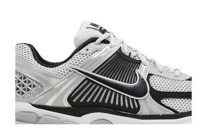 Nike Zoom Vomero 5 Metallic Silver Black sneaker afbeelding 2 - stylecode FJ4151-004