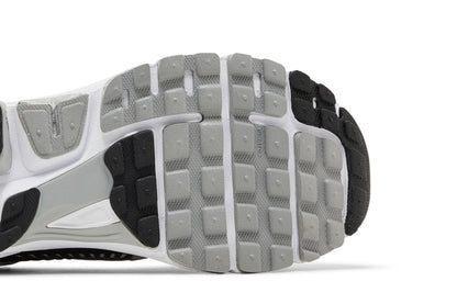 Nike Zoom Vomero 5 Metallic Silver Black sneaker afbeelding 5 - stylecode FJ4151-004