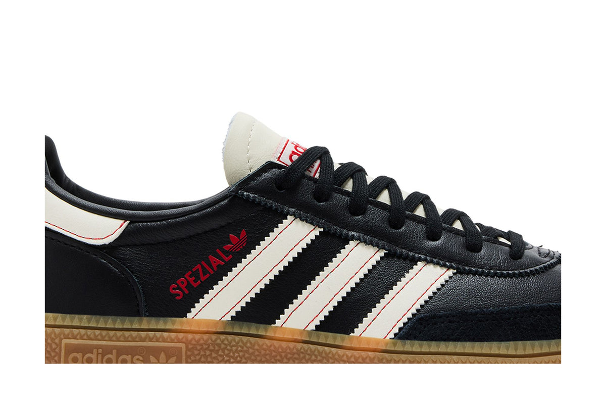 adidas Handball Spezial Core Black Off White Red sneaker afbeelding 2 - stylecode JH6397