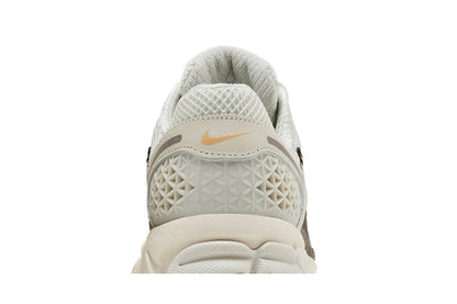 Nike Zoom Vomero 5 Light Bone Ironstone (Women's) sneaker afbeelding 7 - stylecode HM9657-001