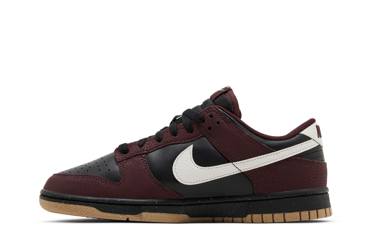 Nike Dunk Low Next Nature Burgundy Crush Black (Women's) sneaker afbeelding 3 - stylecode HM9658-600
