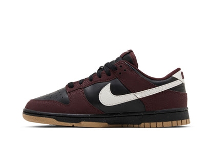 Nike Dunk Low Next Nature Burgundy Crush Black (Women's) sneaker afbeelding 3 - stylecode HM9658-600